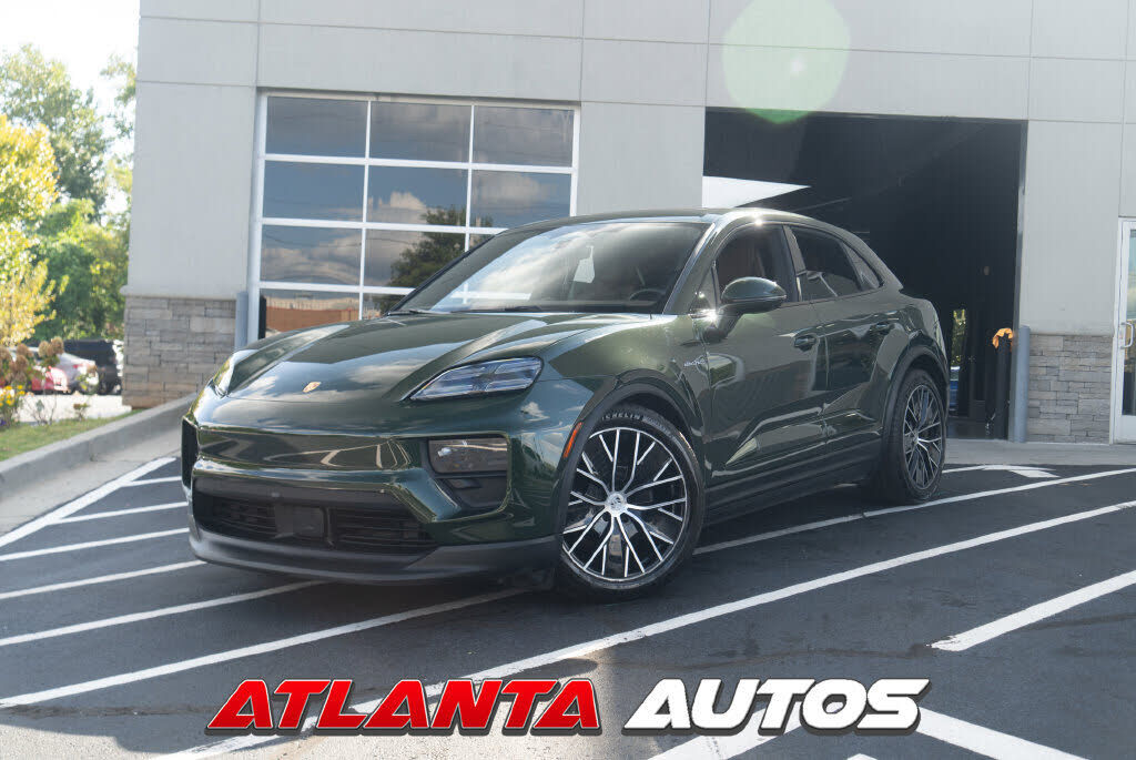 2024 PORSCHE Macan