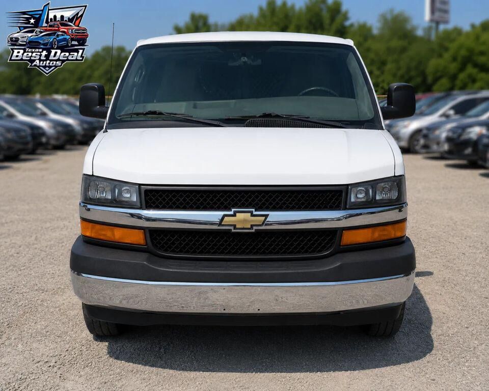 2017 CHEVROLET Express