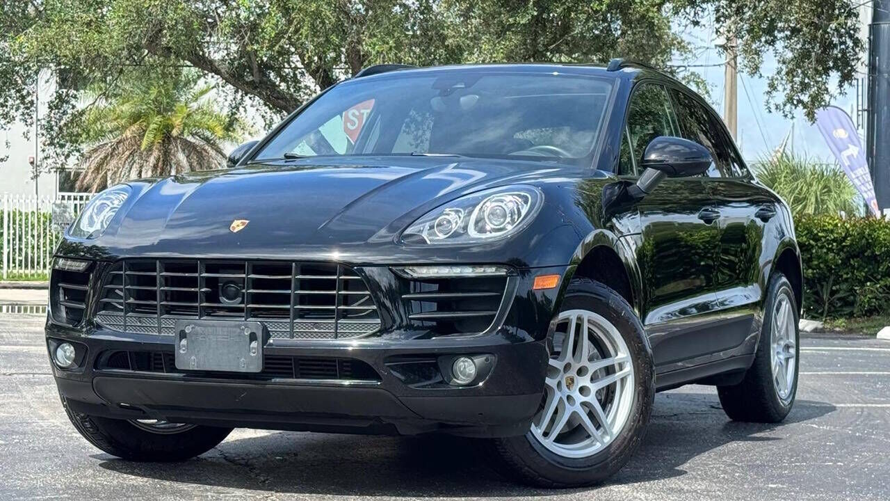 2018 PORSCHE Macan