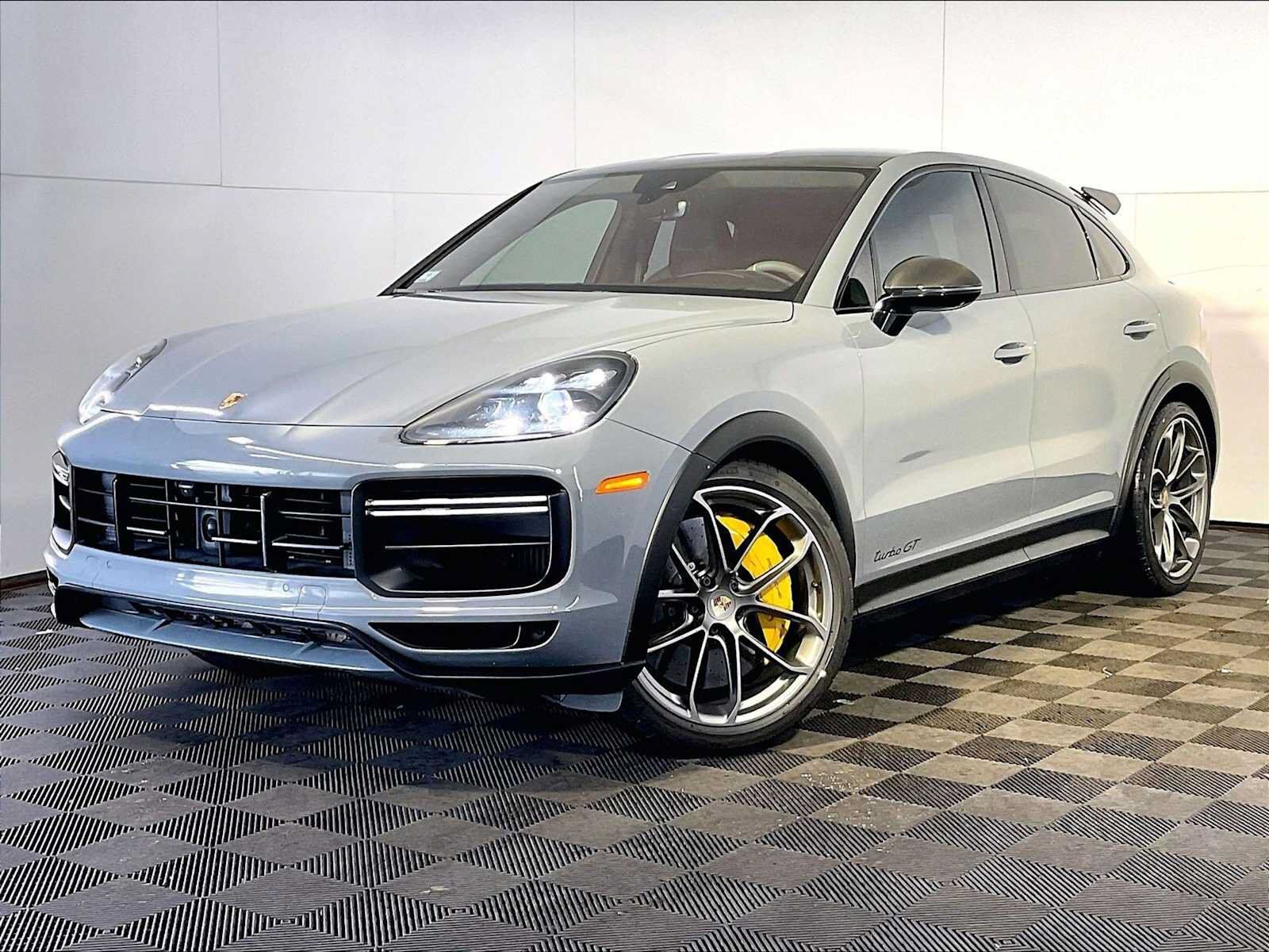 2022 PORSCHE Cayenne