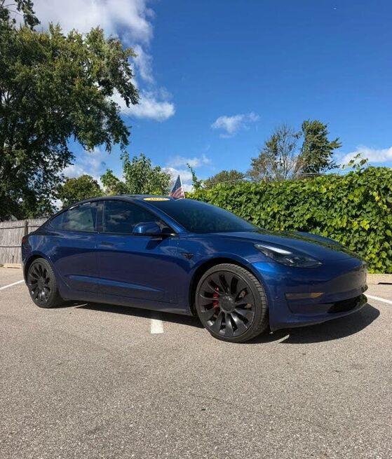2022 TESLA Model 3