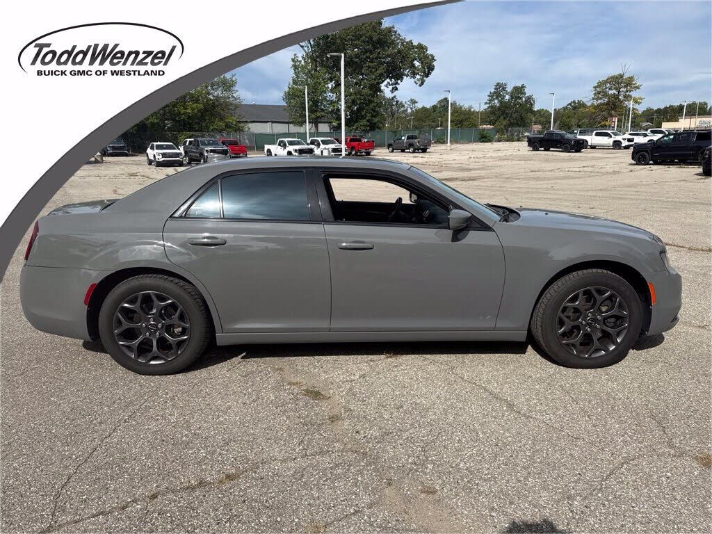2017 CHRYSLER 300
