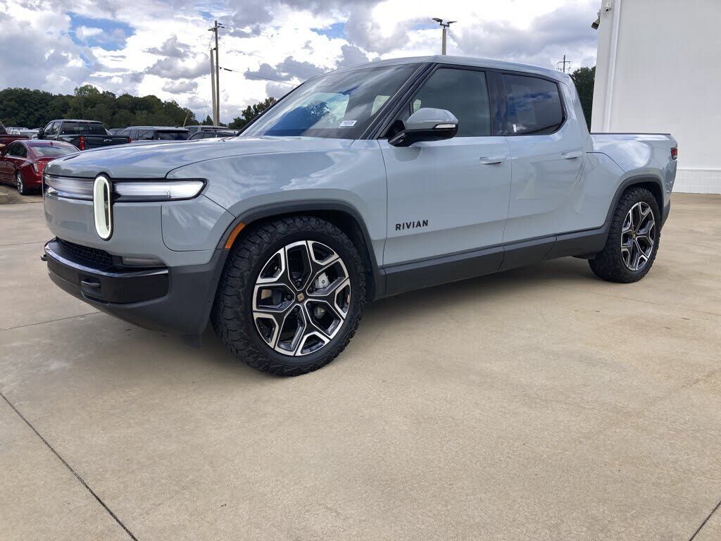 2025 RIVIAN R1T