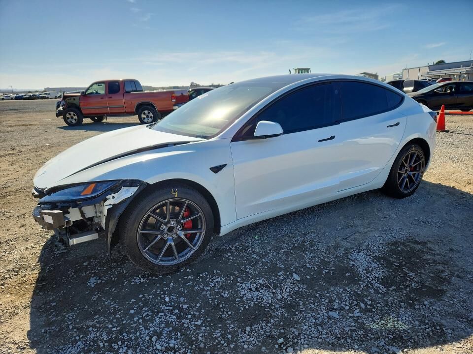 2025 TESLA Model 3