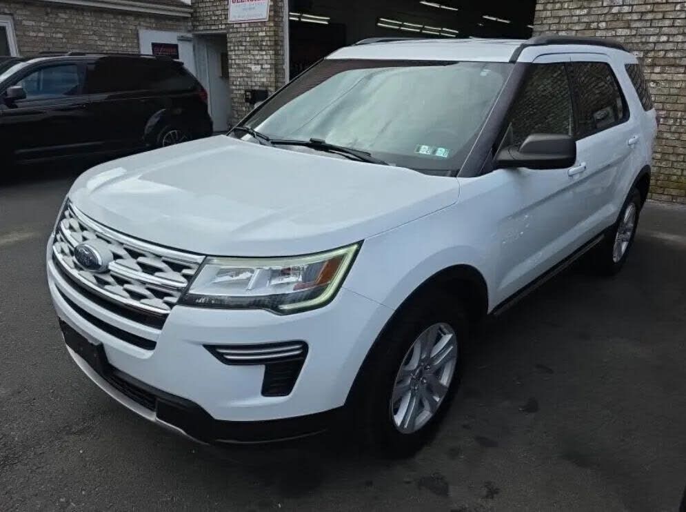 2018 FORD Explorer