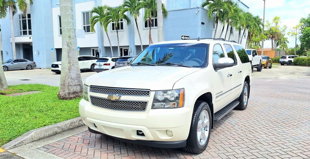2011 CHEVROLET Suburban