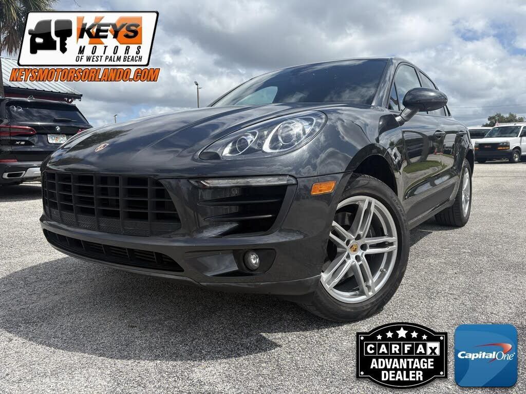 2017 PORSCHE Macan
