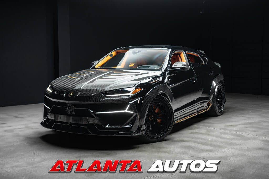 2022 LAMBORGHINI URUS