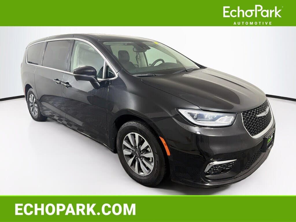 2023 CHRYSLER Pacifica