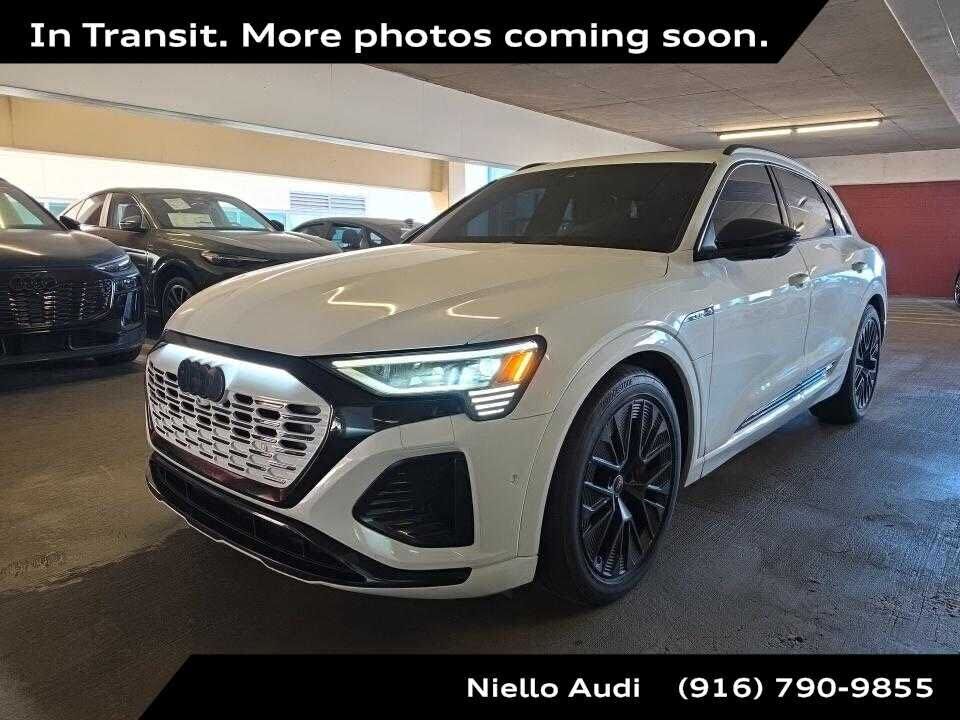 2024 AUDI Q8