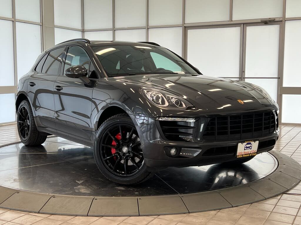 2017 PORSCHE Macan