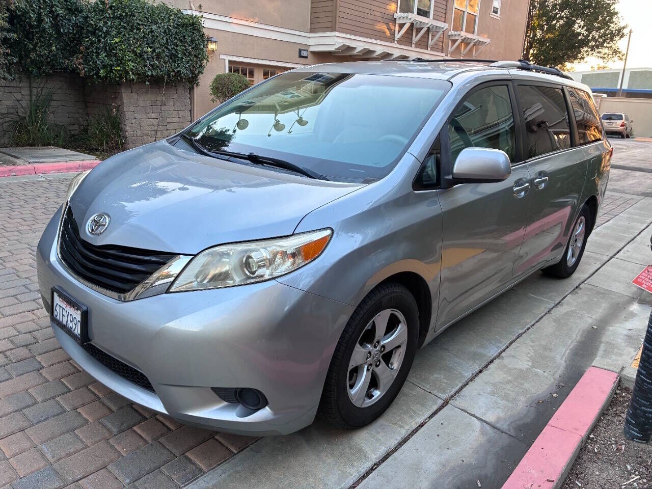 2012 TOYOTA Sienna
