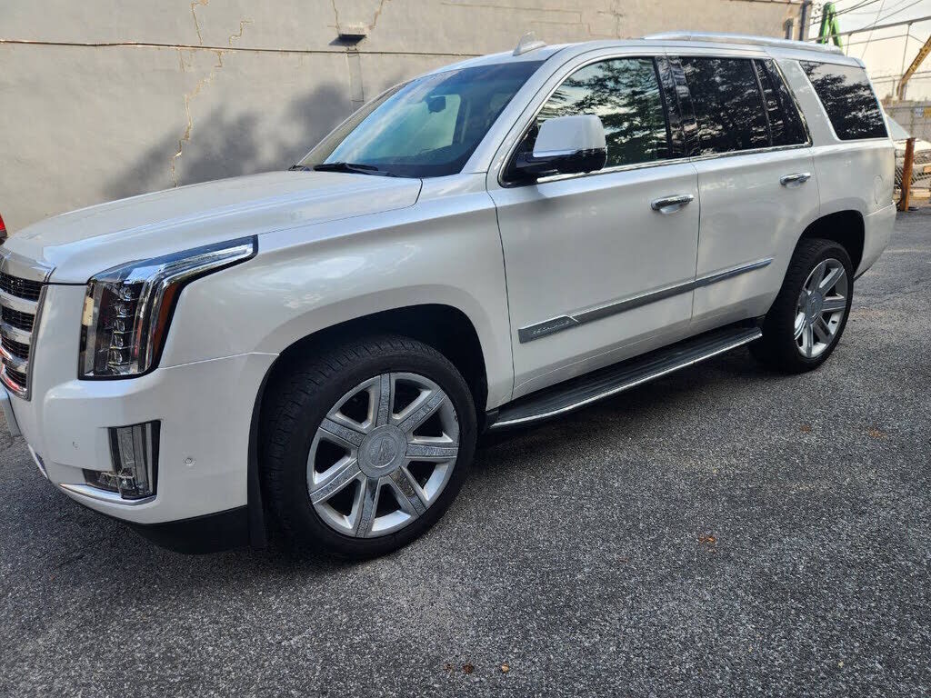 2017 CADILLAC Escalade