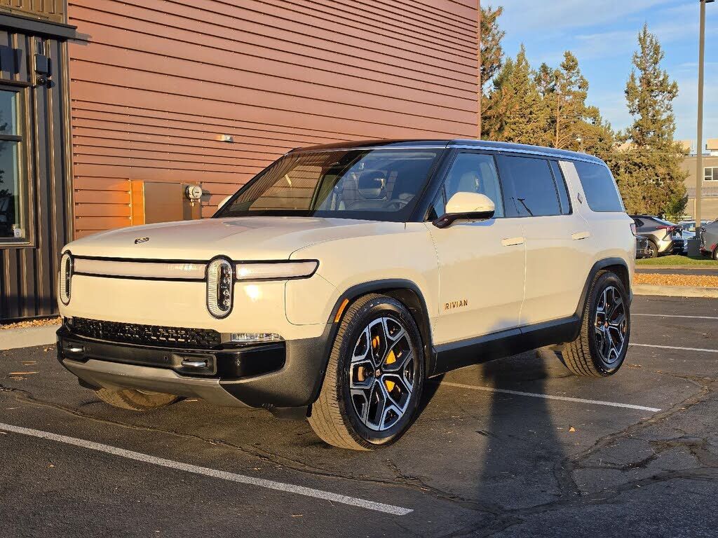 2022 RIVIAN R1S
