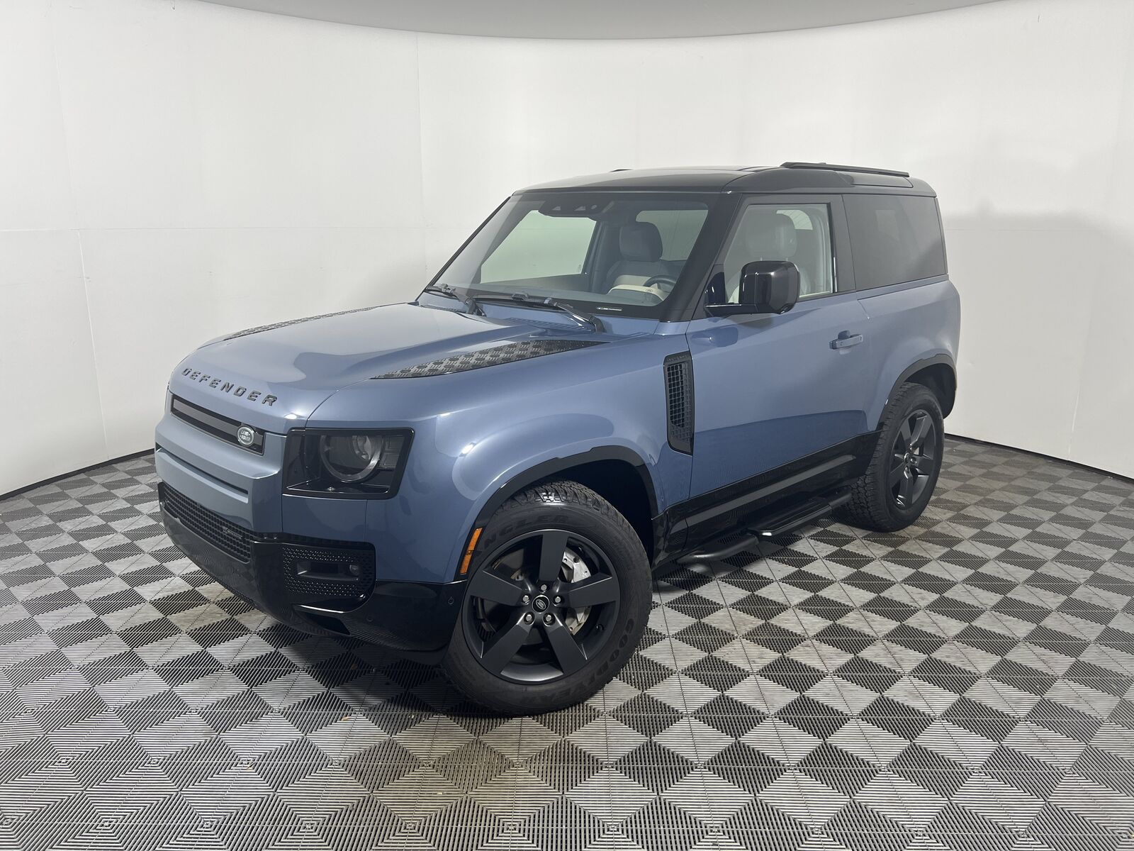2022 LAND ROVER Defender