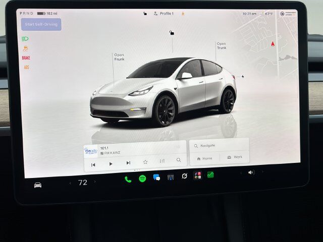 2025 TESLA Model Y