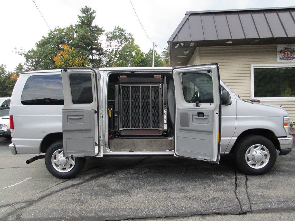 2010 FORD E-350