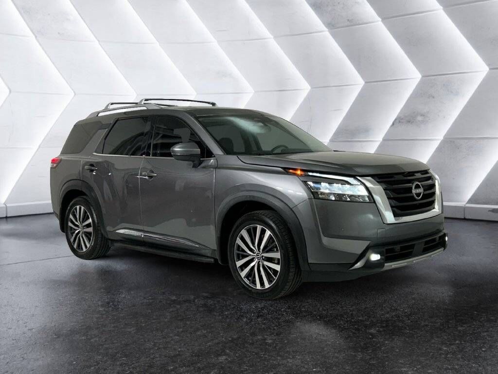 2022 NISSAN Pathfinder