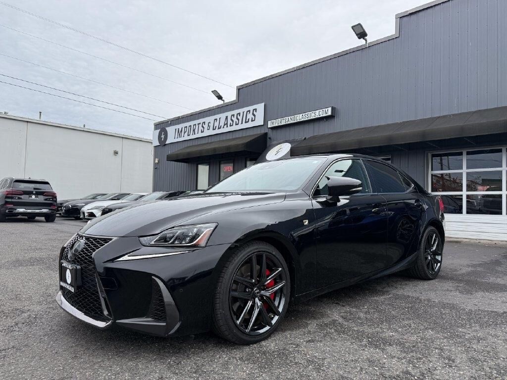 2019 LEXUS IS