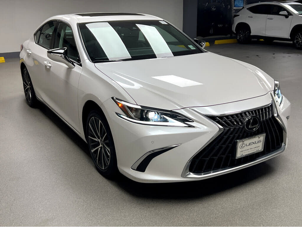 2024 LEXUS ES