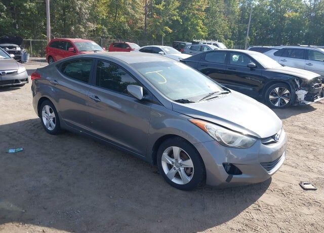 2013 HYUNDAI Elantra