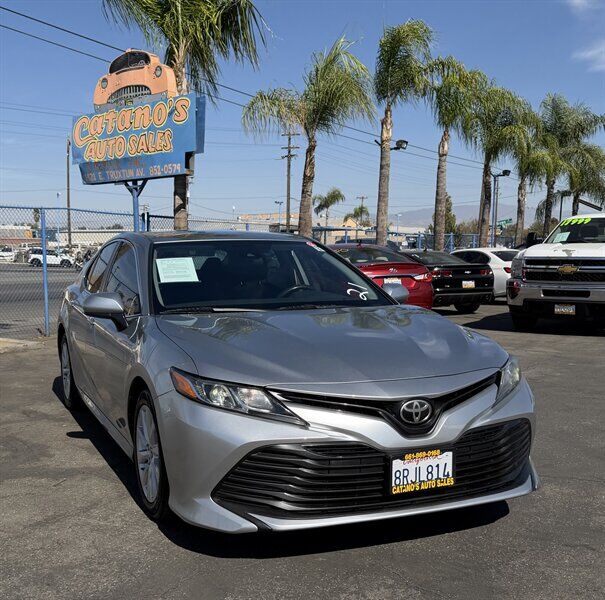 2019 TOYOTA Camry