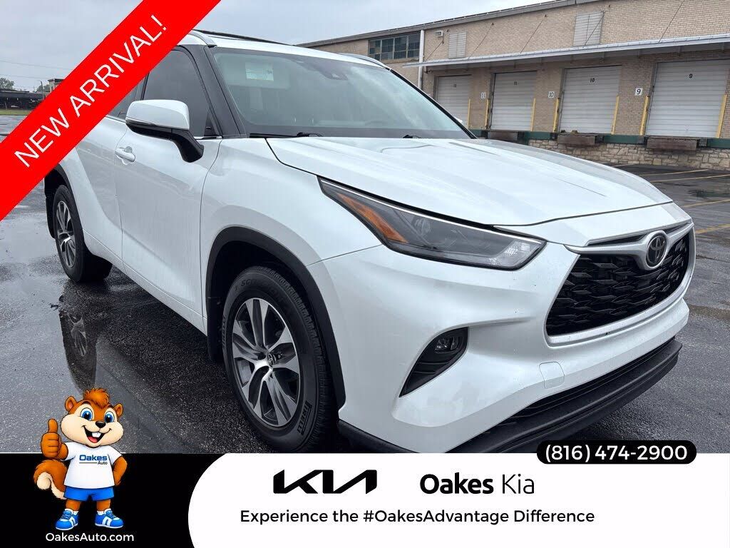 2022 TOYOTA Highlander