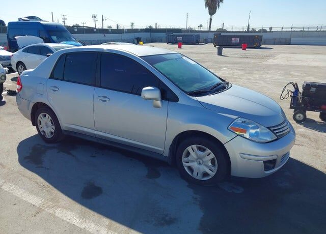 2011 NISSAN Versa