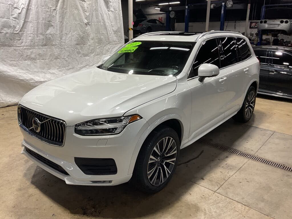 2022 VOLVO XC90