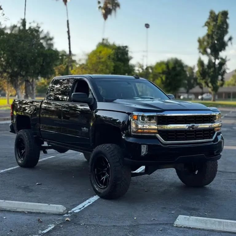 2018 CHEVROLET Silverado