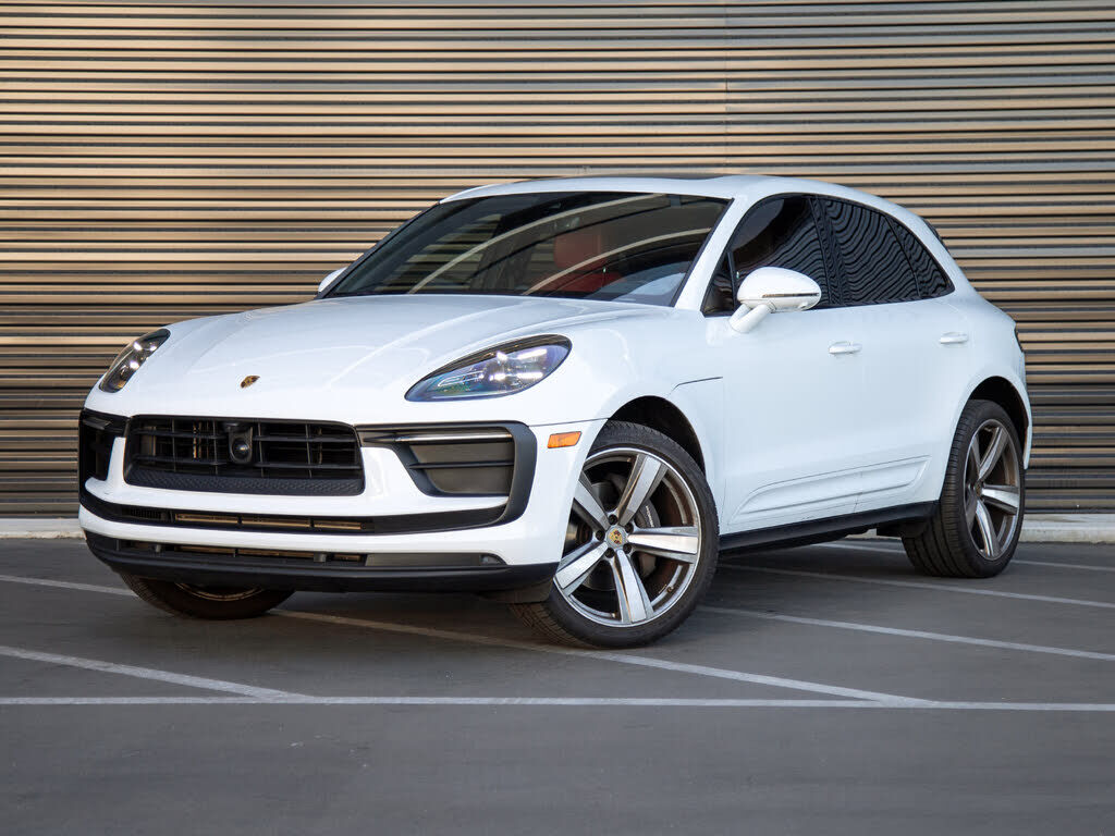 2024 PORSCHE Macan
