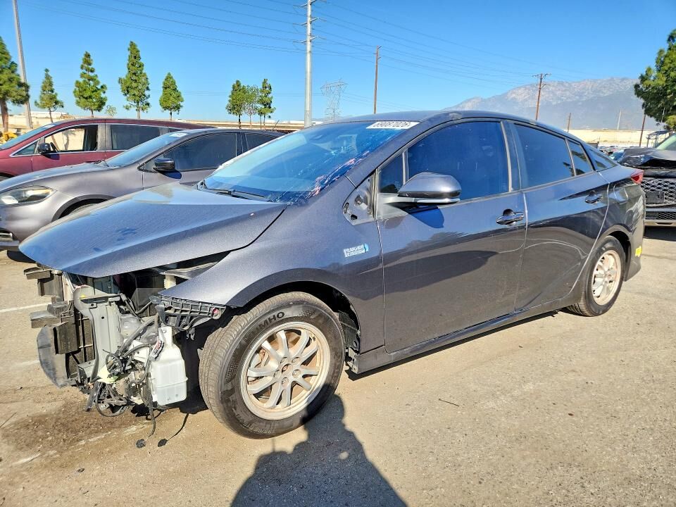 2021 TOYOTA Prius