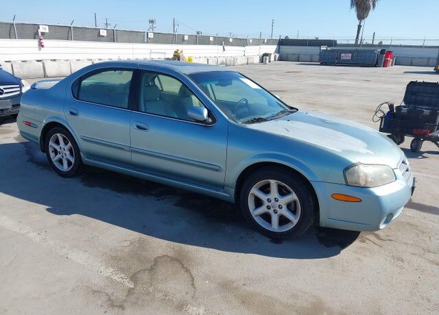 2002 NISSAN Maxima