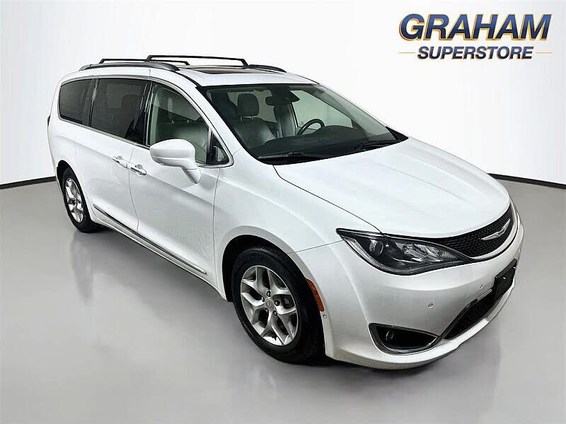 2019 CHRYSLER Pacifica