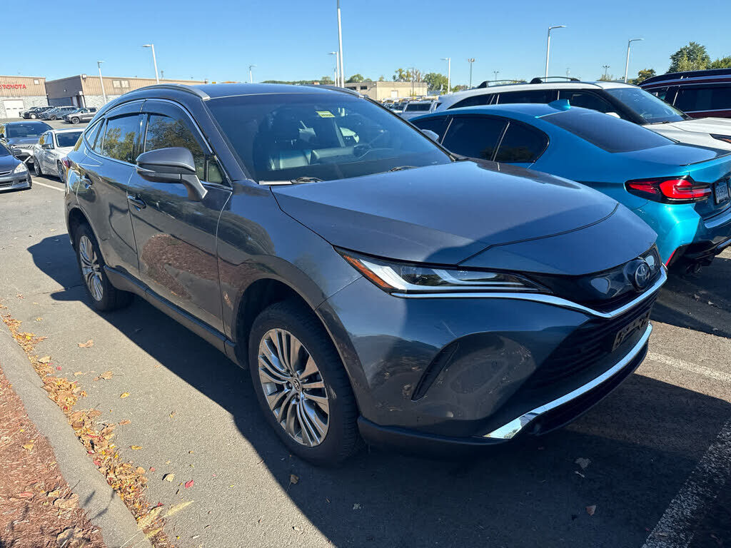 2022 TOYOTA Venza