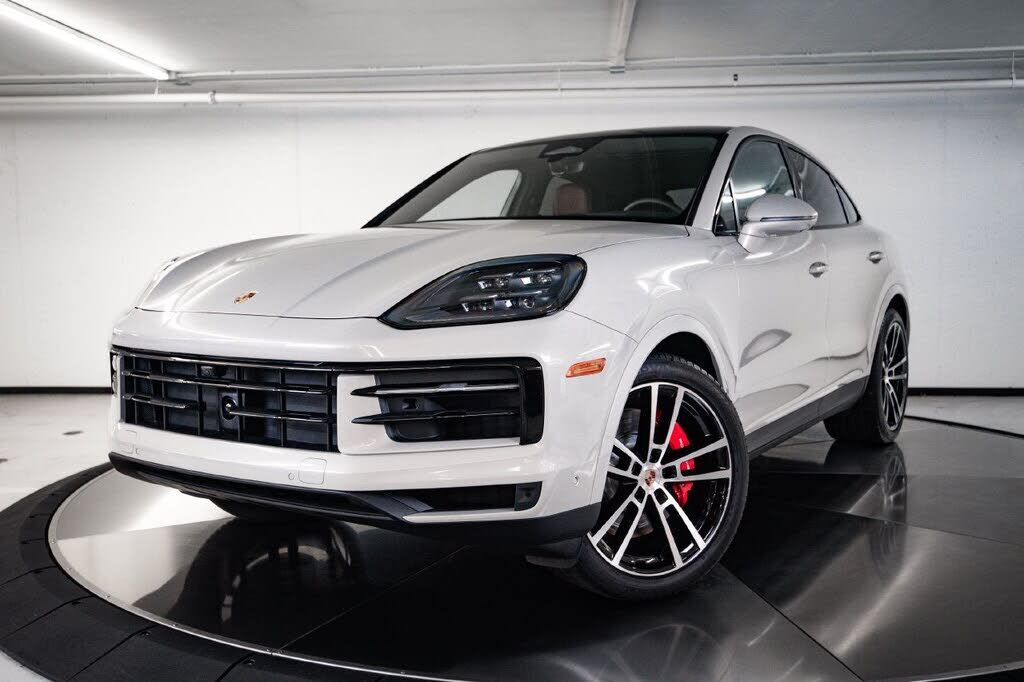 2026 PORSCHE Cayenne