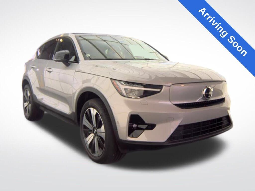 2023 VOLVO C40