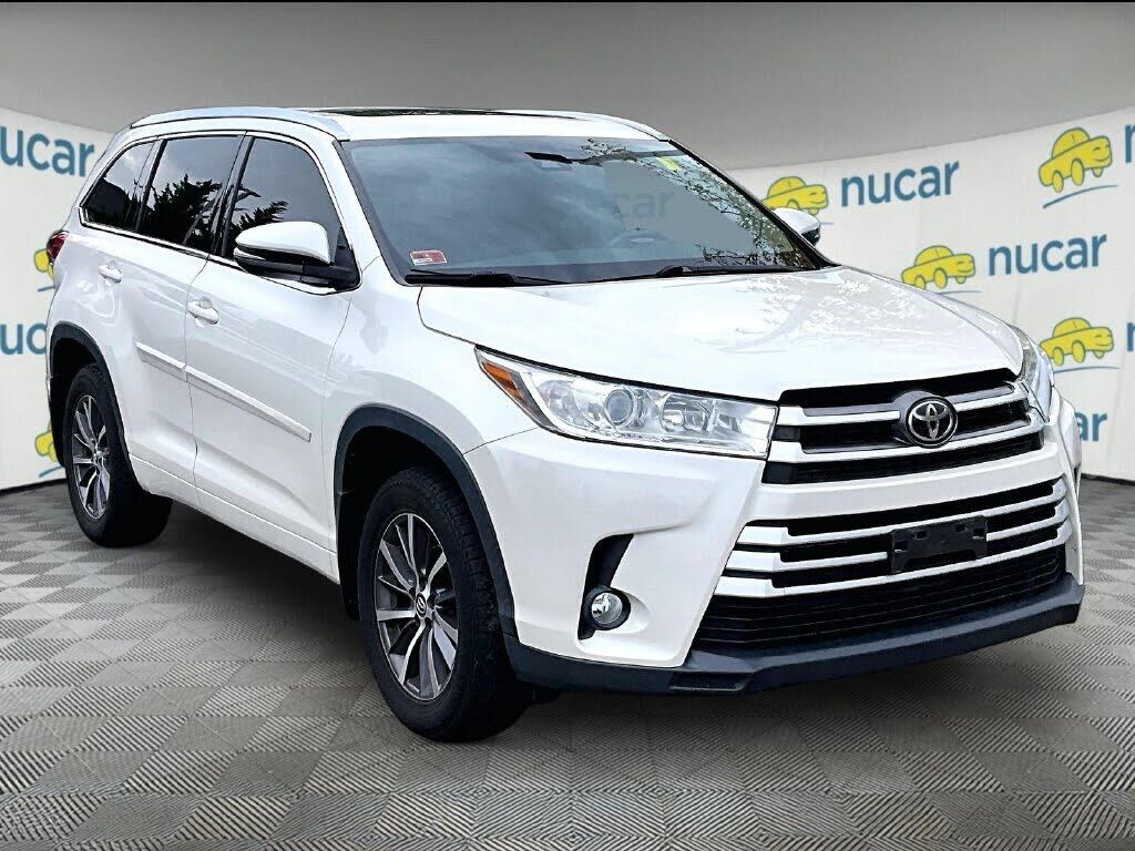 2017 TOYOTA Highlander
