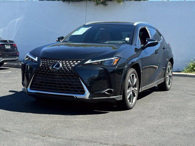 2025 LEXUS UX