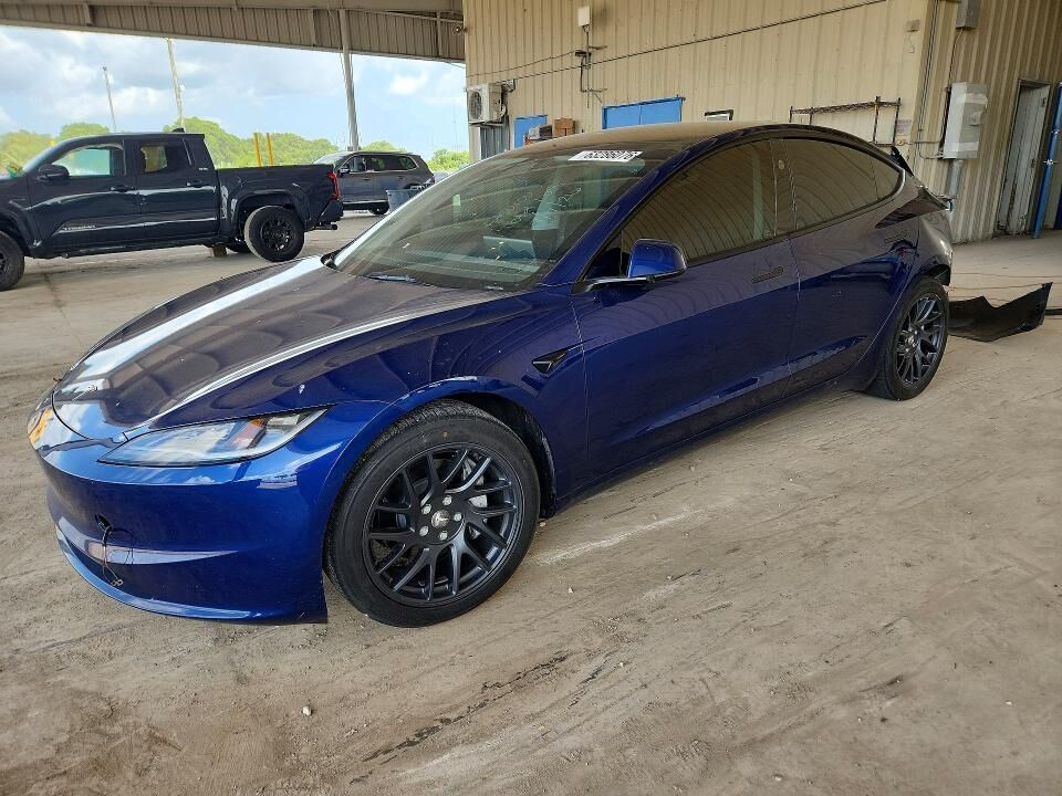 2024 TESLA Model 3