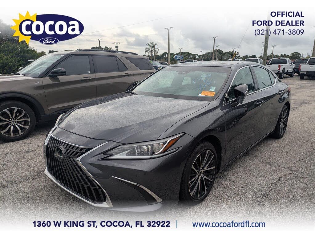 2025 LEXUS ES