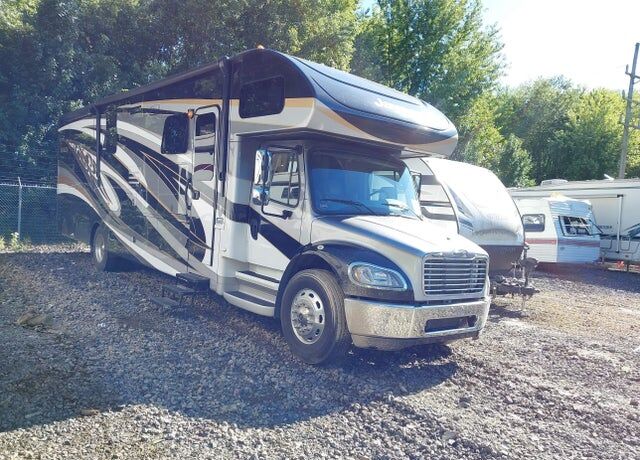 2018 FREIGHTLINER S2RV 106 Conventional cab & Chassis