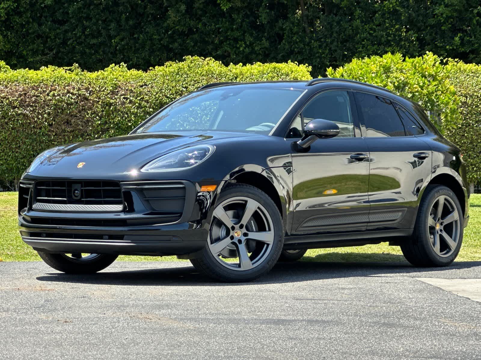 2026 PORSCHE Macan