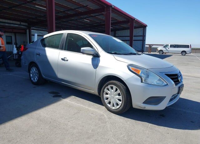 2019 NISSAN Versa