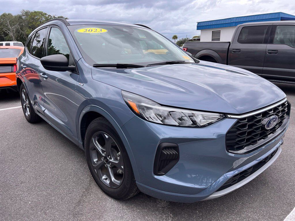 2023 FORD Escape