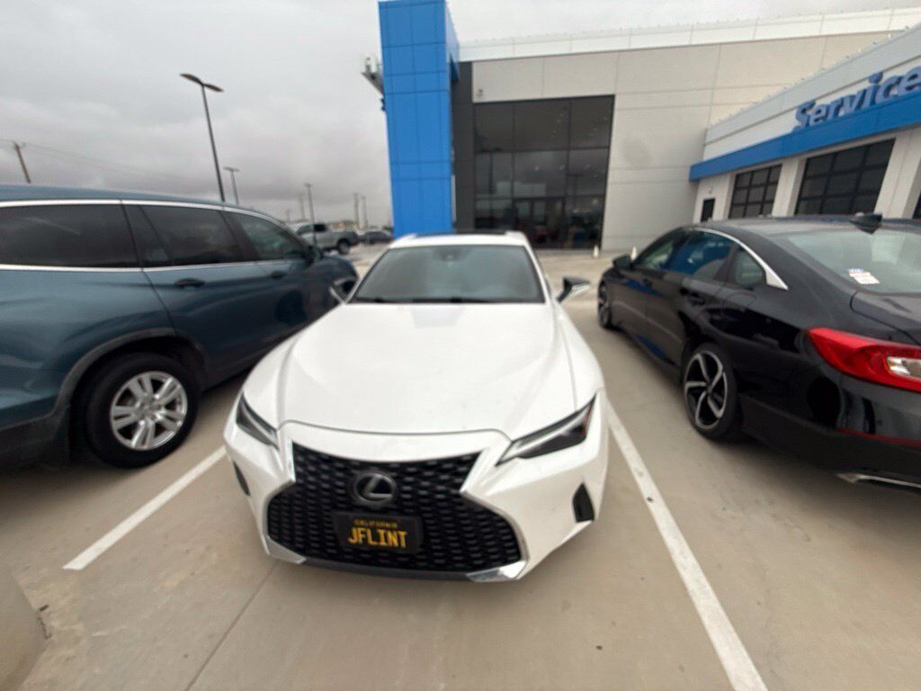 2023 LEXUS IS