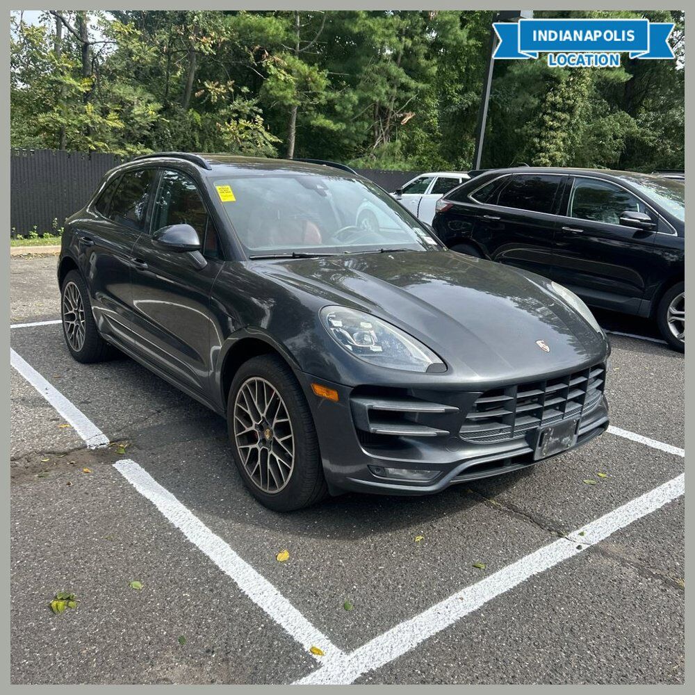 2017 PORSCHE Macan