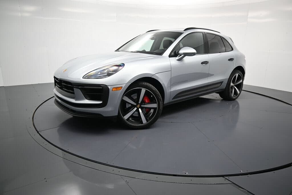 2023 PORSCHE Macan