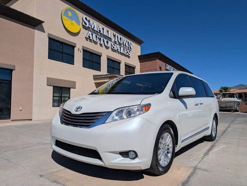 2017 TOYOTA Sienna