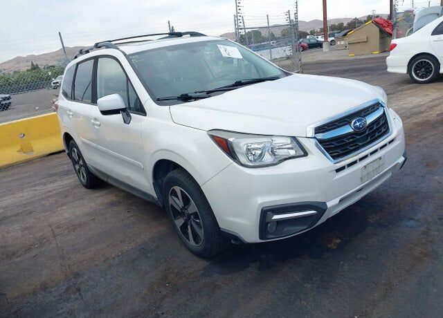 2017 SUBARU Forester